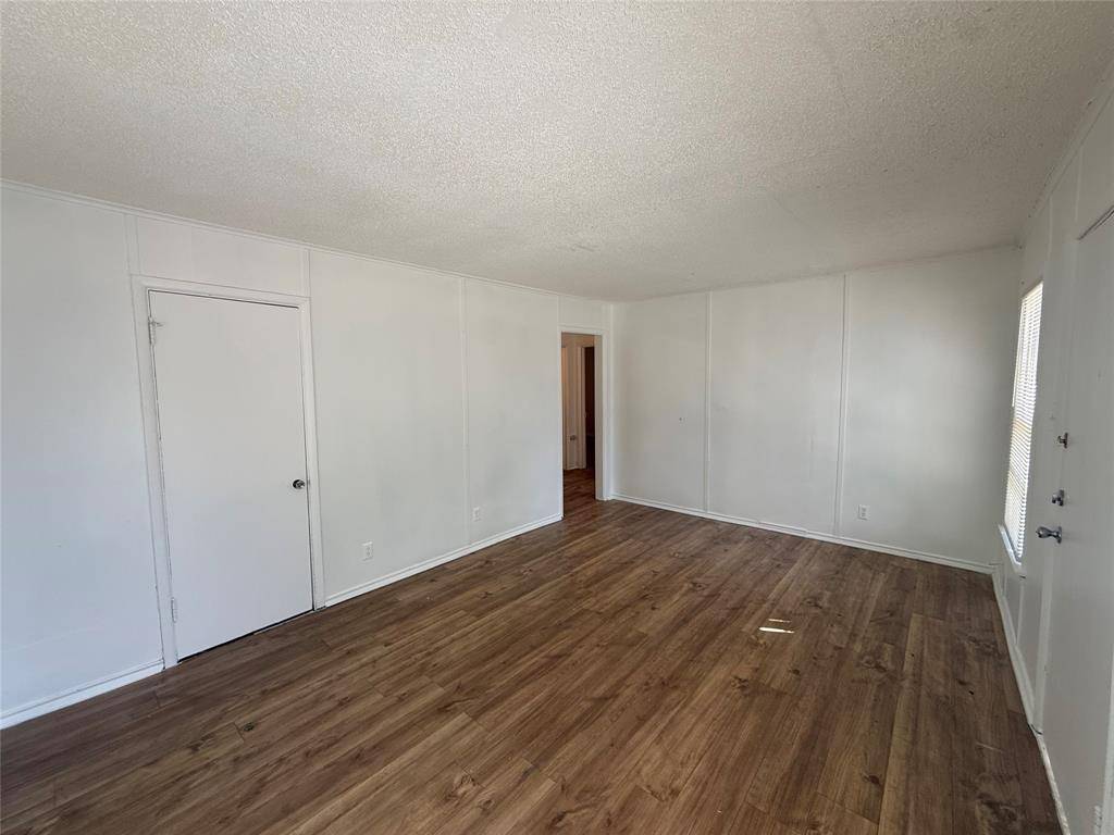 4914 Donnelly Avenue, Fort Worth, TX 76107