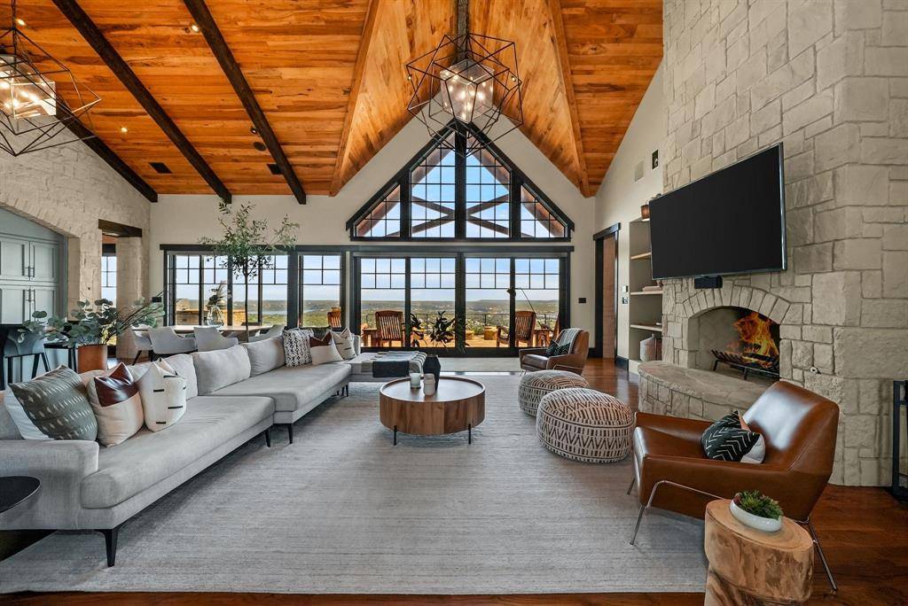 1230 Plateau Place, Graford, TX 76449