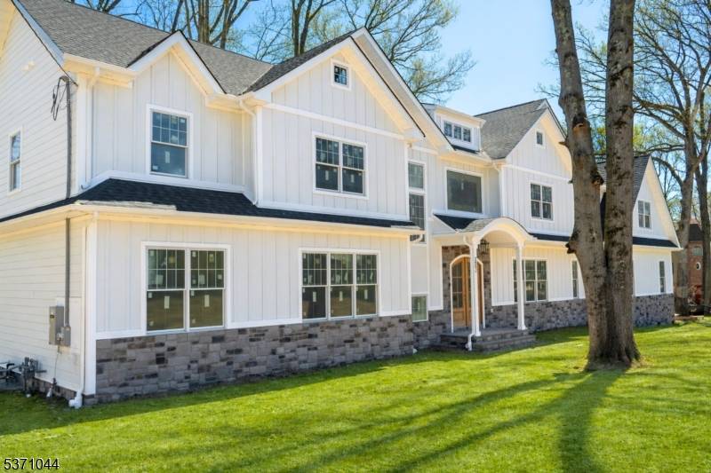 263 Arbor Rd, Franklin Lakes Boro, NJ 07417