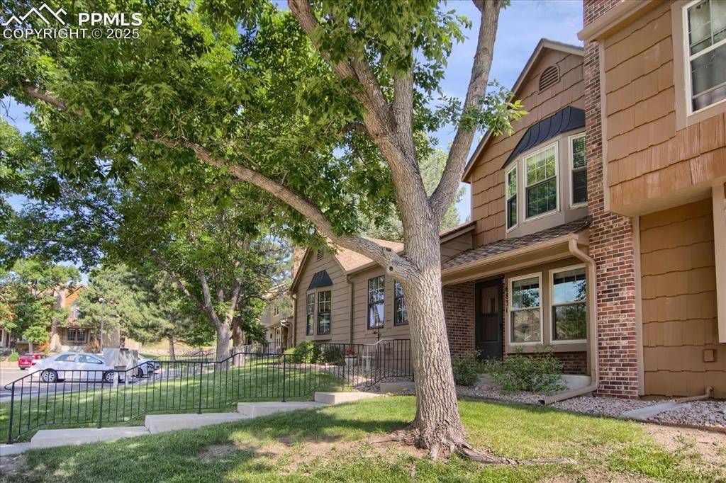 6831 Mountain Top LN, Colorado Springs, CO 80919