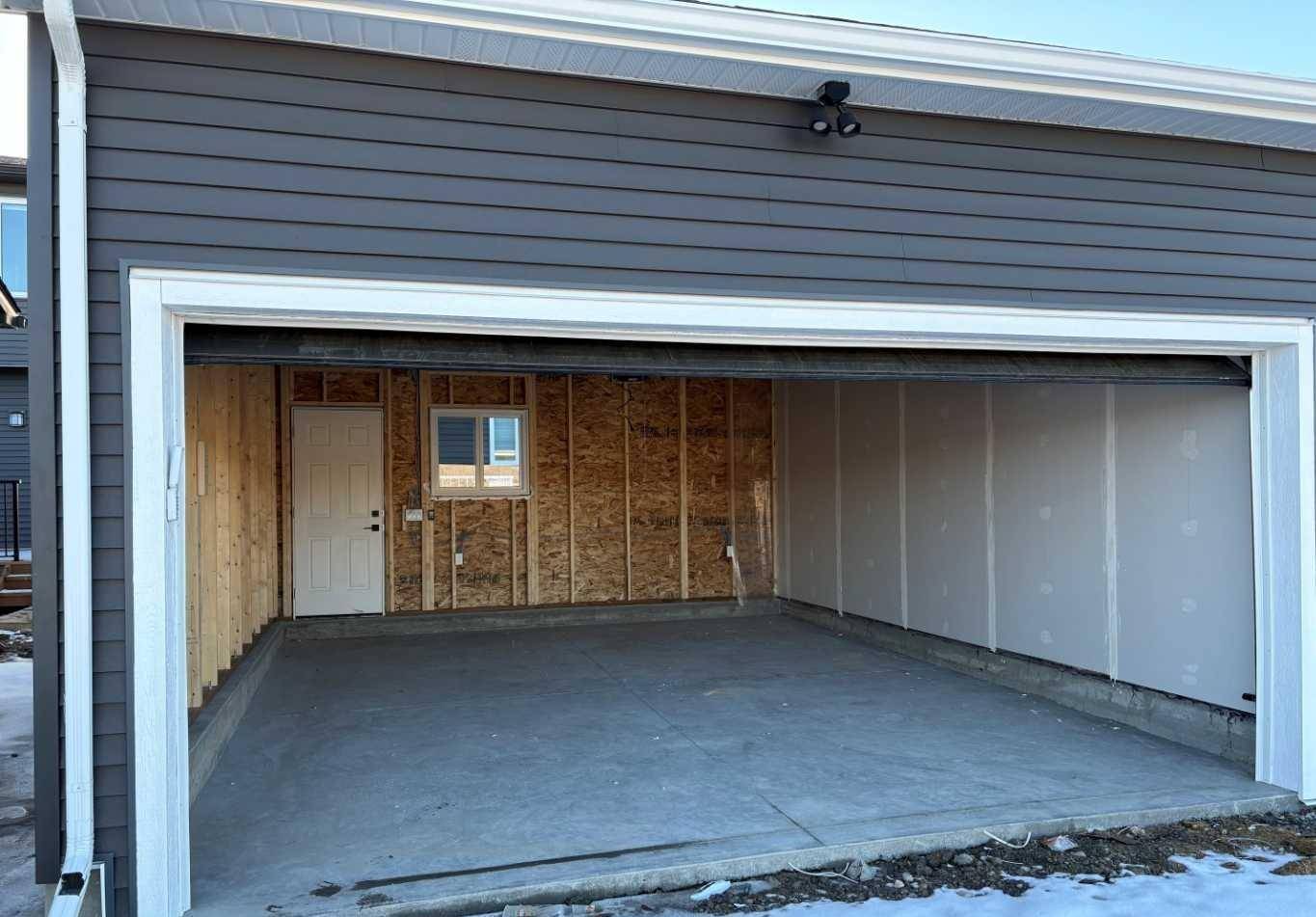 303 Wolf River DR SE, Calgary, AB T2X 6G6