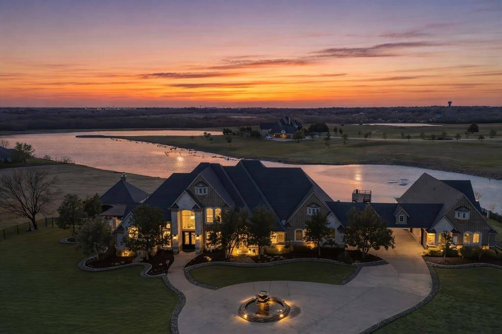 1572 Rabbit Ridge Road, Heath, TX 75032