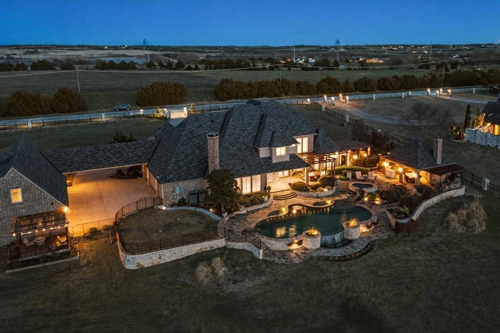 1572 Rabbit Ridge Road, Heath, TX 75032