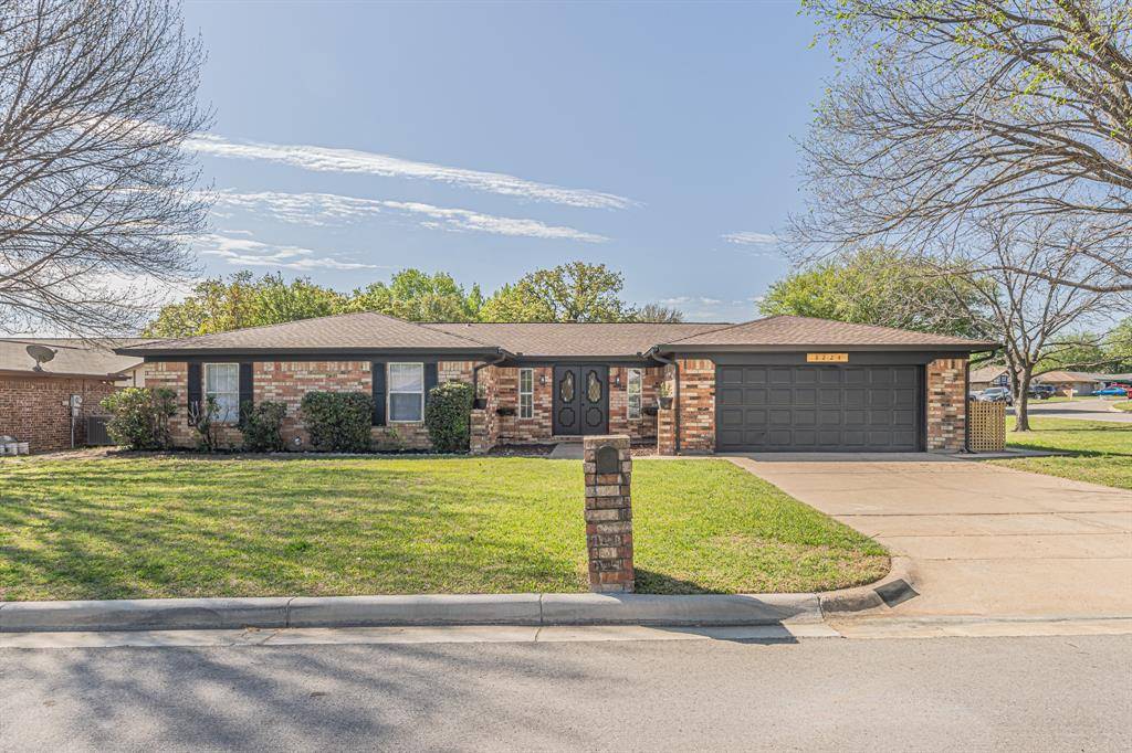 8224 Pearl Street, North Richland Hills, TX 76180