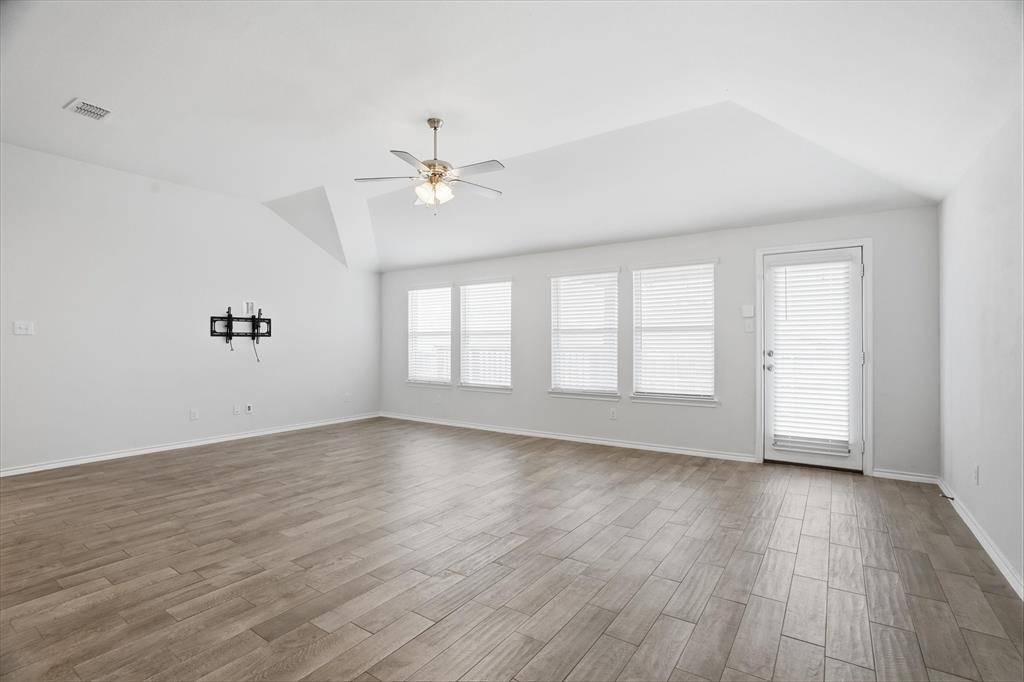 428 Edgewick Lane, Fort Worth, TX 76036