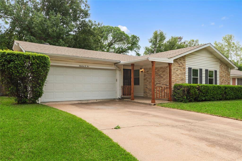1905 Easy Street, Arlington, TX 76013