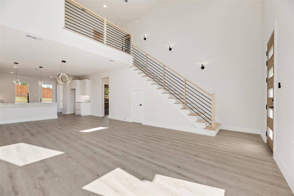 6046 Plum Dale Road, Dallas, TX 75241