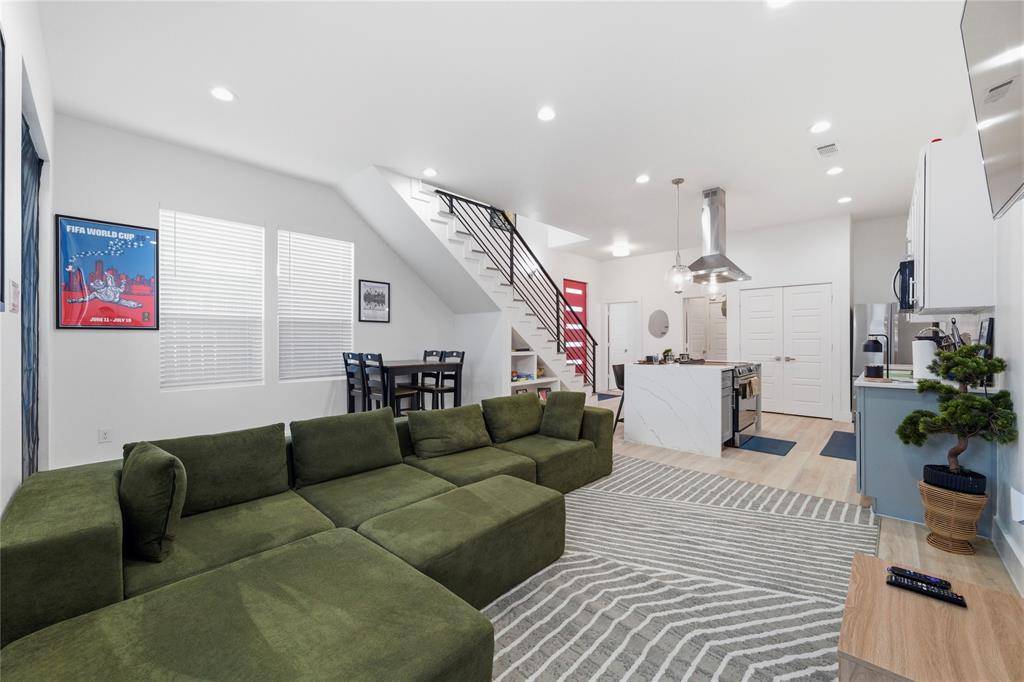 2406 Merlin Street, Dallas, TX 75215