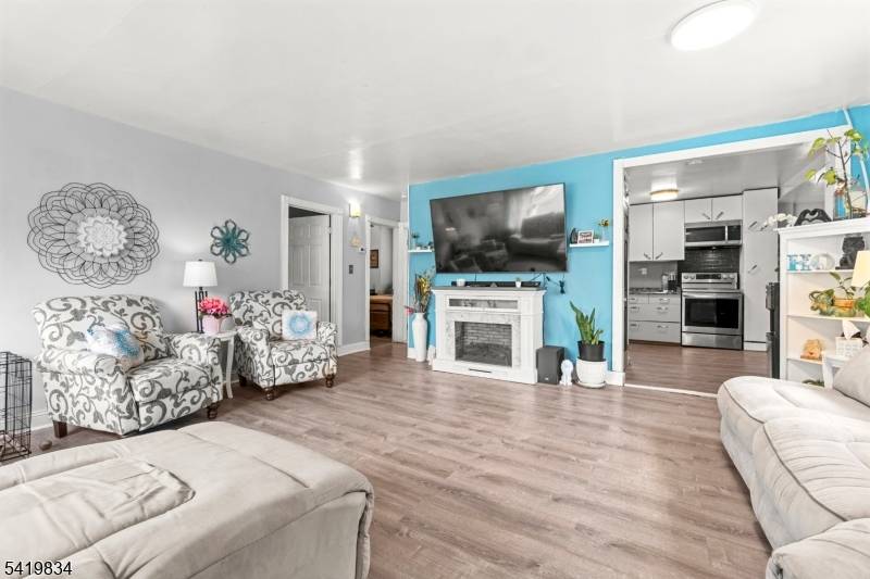 34 Ling St, Woodbridge Twp., NJ 08863