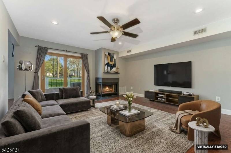 205 Chatsworth Dr, Franklin Twp., NJ 08873