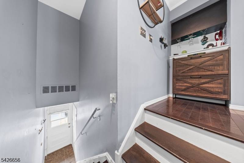 44 Judson St, Edison Twp., NJ 08837