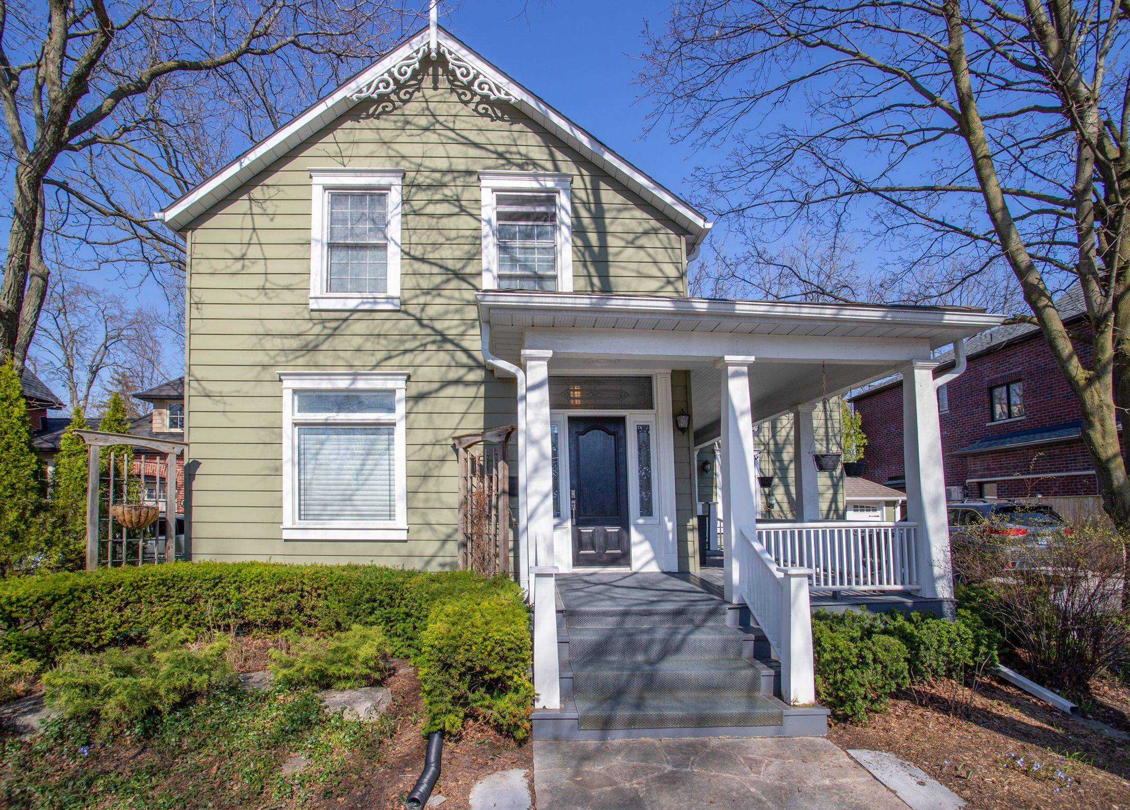 117 Euclid ST, Whitby, ON L1N 5B1