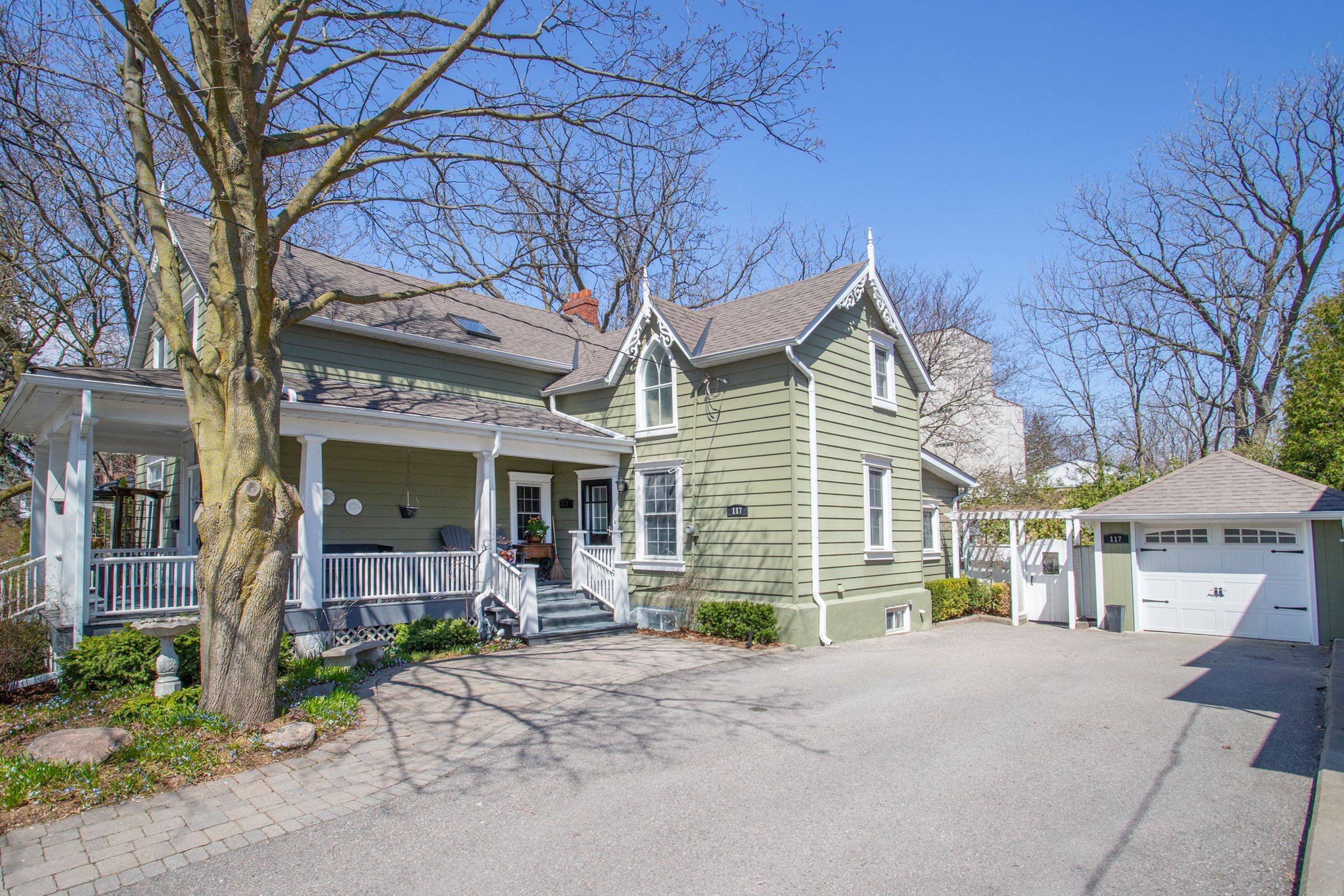 117 Euclid ST, Whitby, ON L1N 5B1