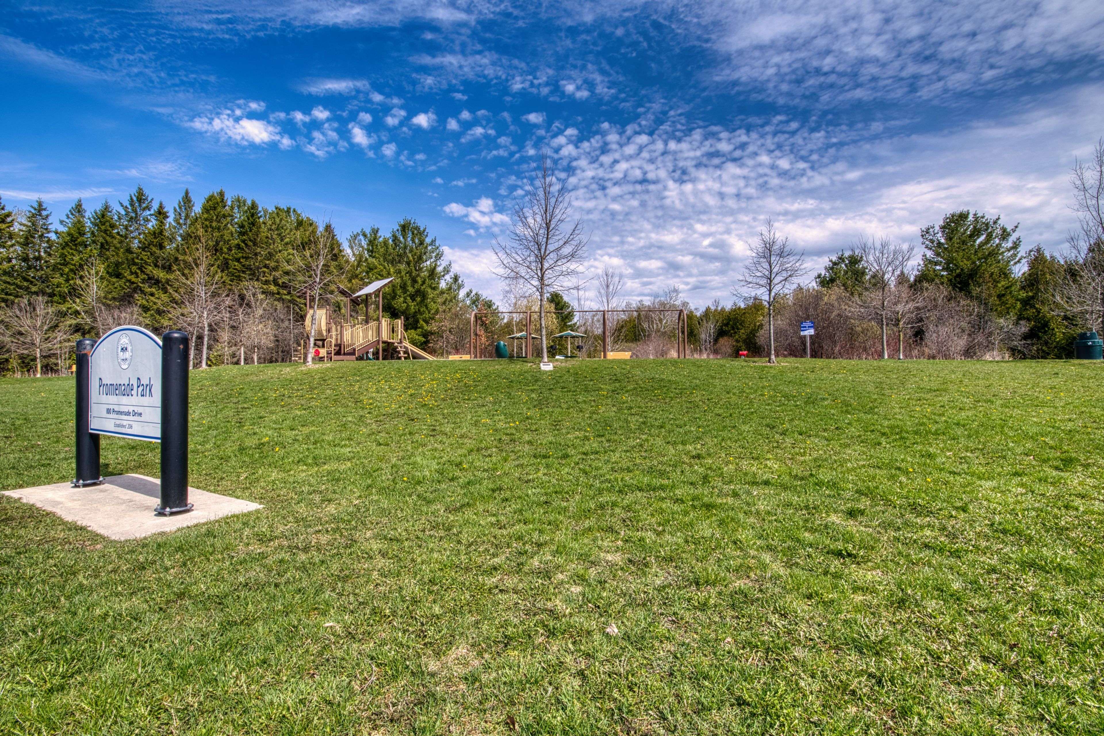 48 Promenade DR, Whitby, ON L1R 0L4