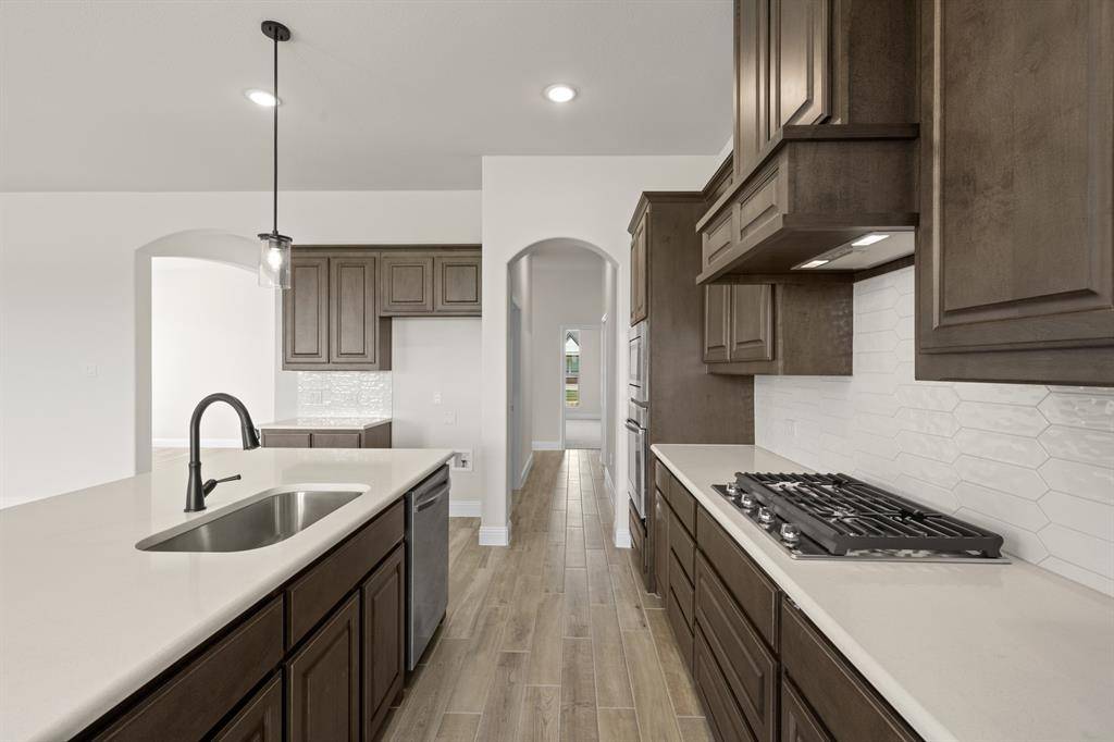 387 Paddle Boat Drive, Granbury, TX 76049