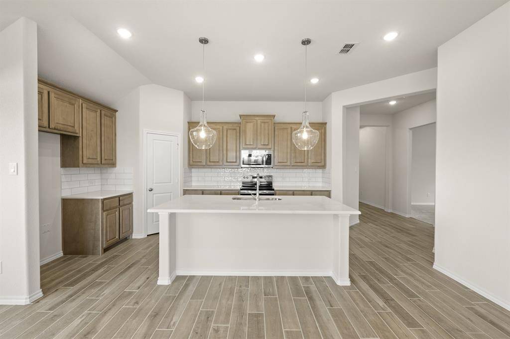 1125 Avery Road, Granbury, TX 76049