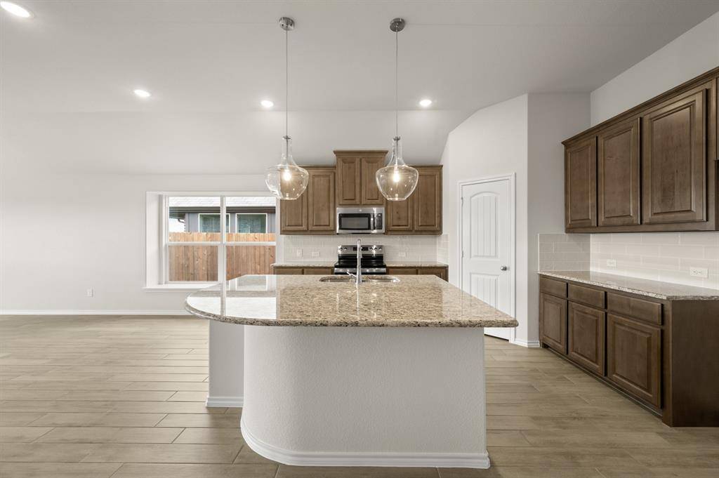 1133 Avery Road, Granbury, TX 76049