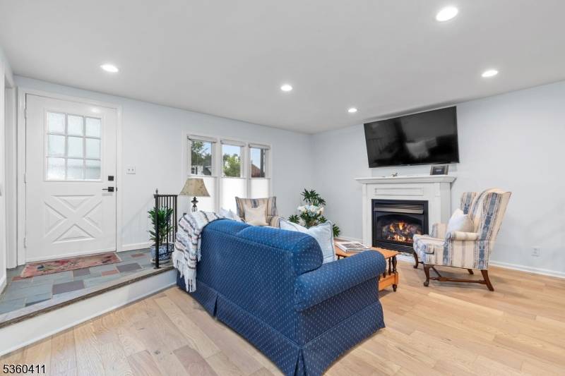 8 Maddaket, Scotch Plains Twp., NJ 07076