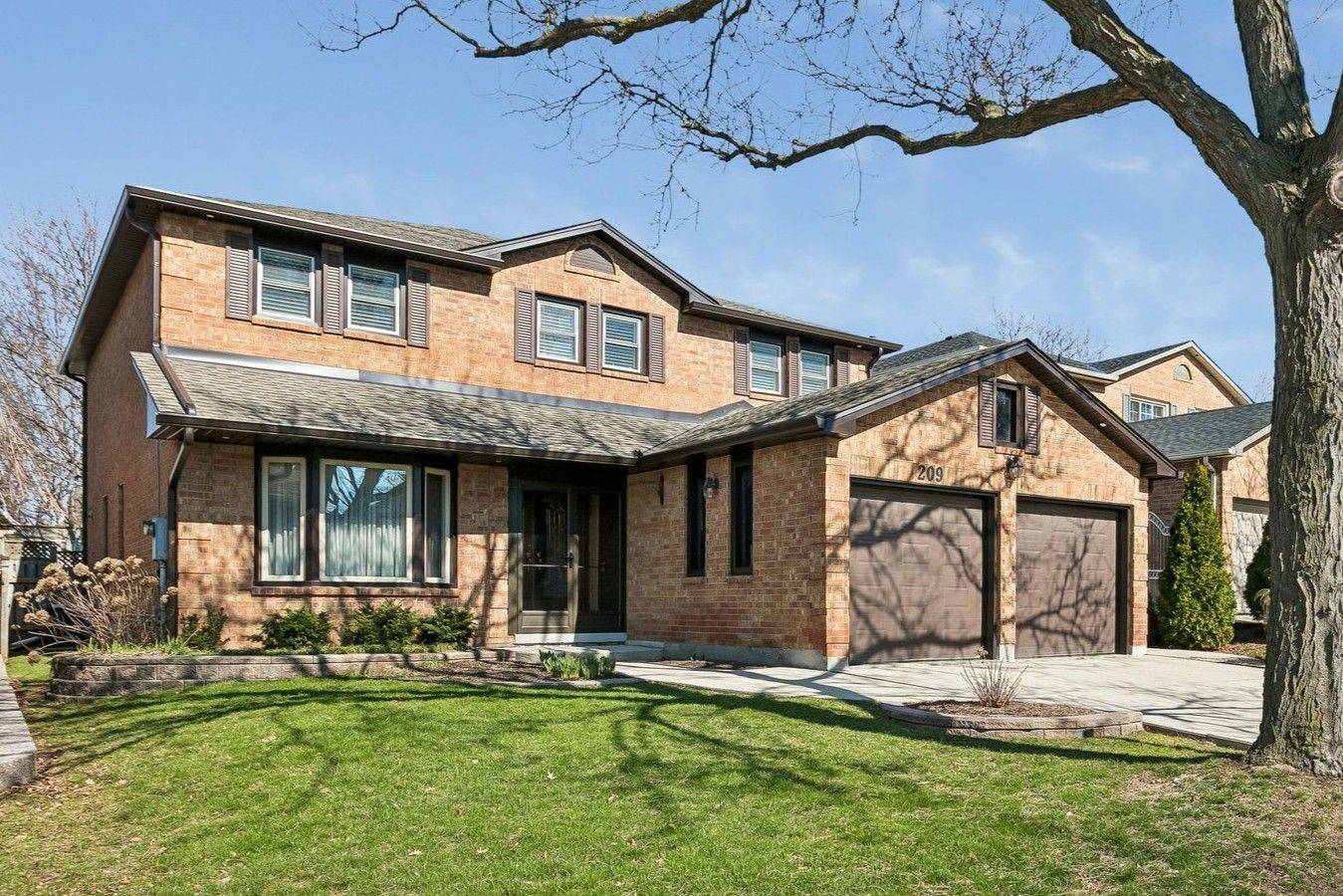 209 Nottingham DR, Oakville, ON L6H 4H7