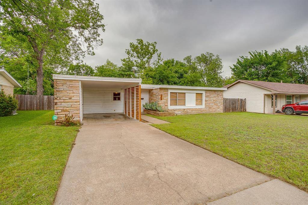 2904 Martin Lydon Avenue, Fort Worth, TX 76133