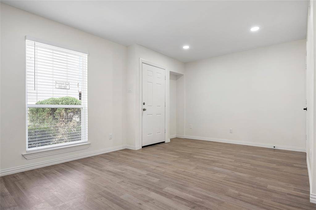 9818 Valley Meadow Place, Dallas, TX 75220
