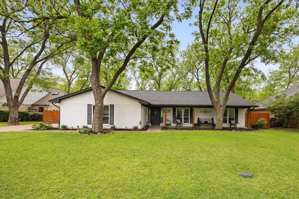 8513 Ravenswood Road, Granbury, TX 76049