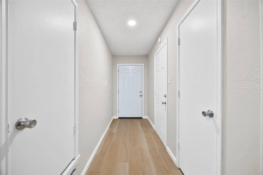 6219 Kelly Elliott Road, Arlington, TX 76001