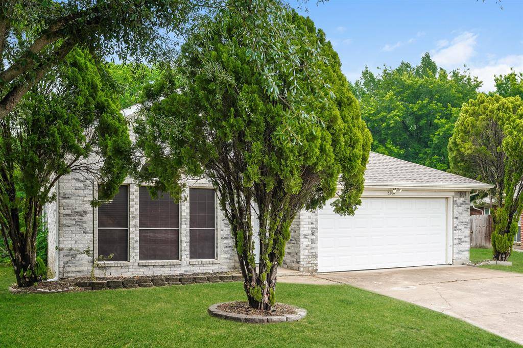 3206 Weirgate Court, Grand Prairie, TX 75052