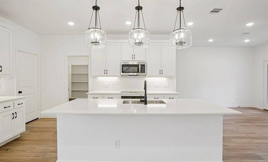 6923 Mission Tejas Drive, Dallas, TX 75228