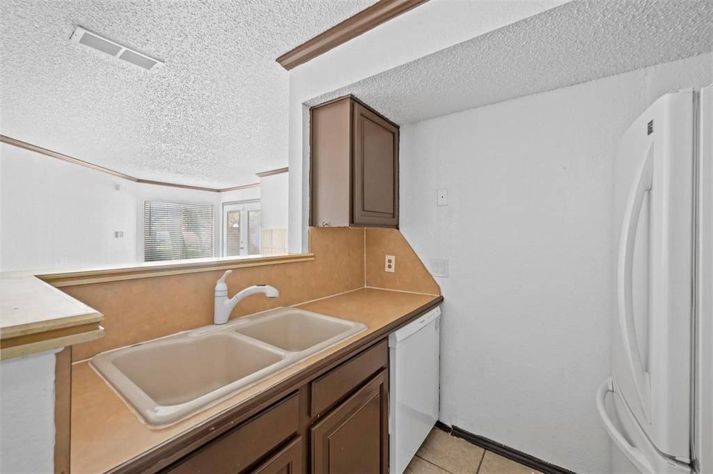 2314 Bamboo Drive #I103, Arlington, TX 76006