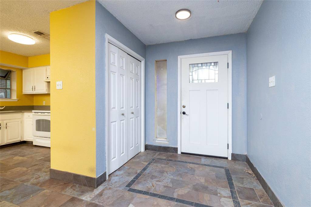 400 Indian Crest Drive, Saginaw, TX 76179