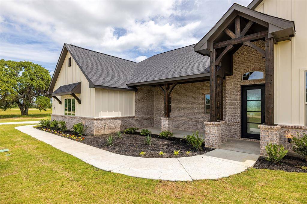 104 Prairie Winds Drive, Poolville, TX 76487