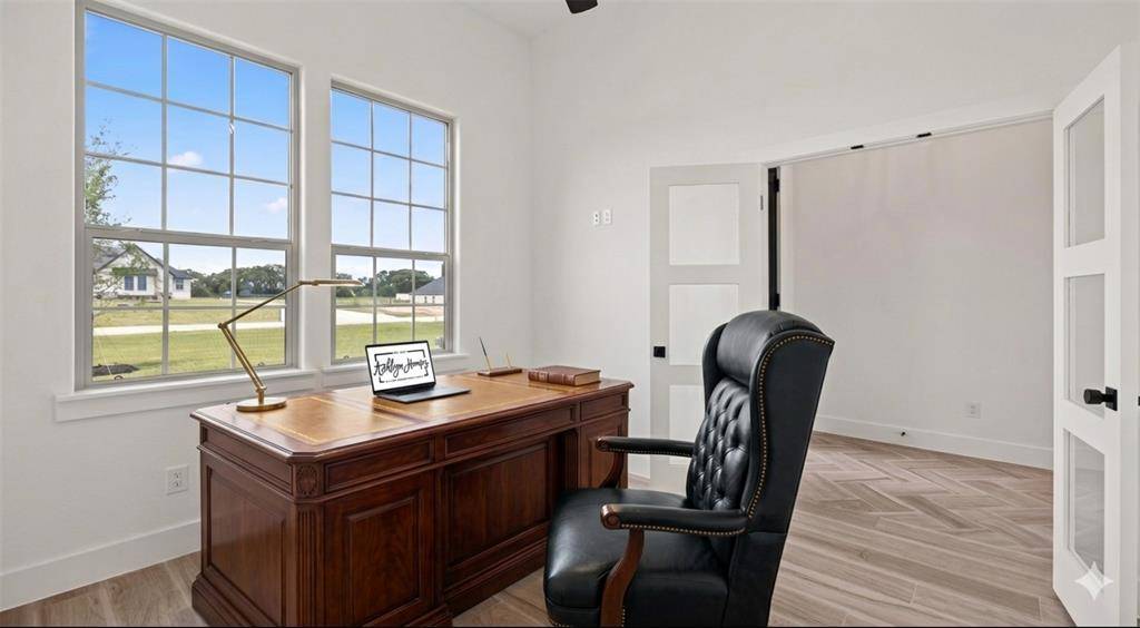 104 Prairie Winds Drive, Poolville, TX 76487