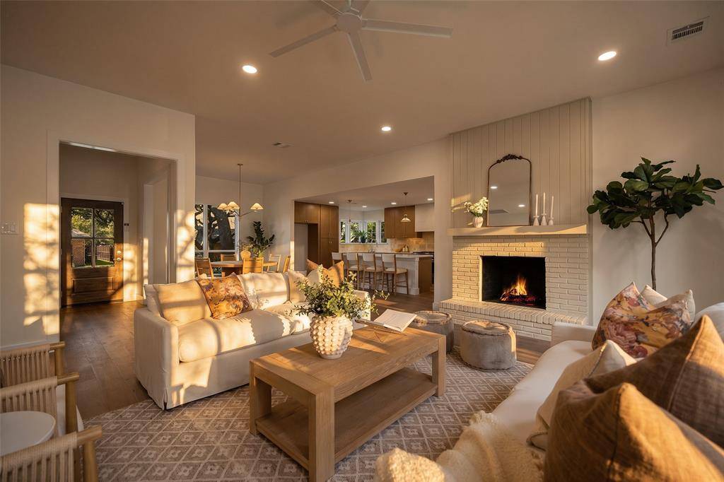 7335 Debbe Drive, Dallas, TX 75252