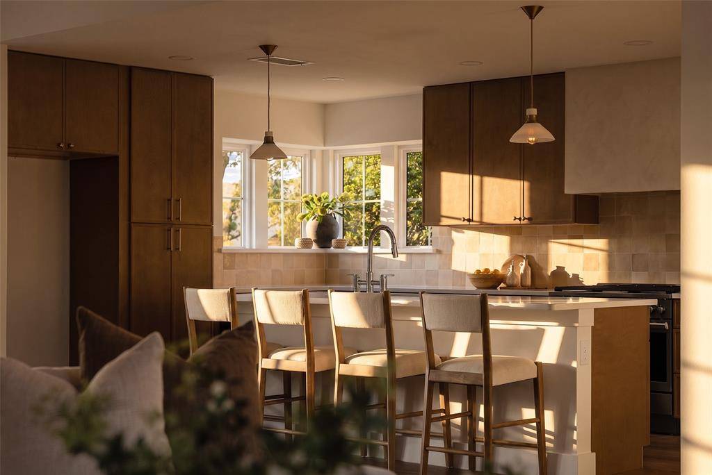 7335 Debbe Drive, Dallas, TX 75252