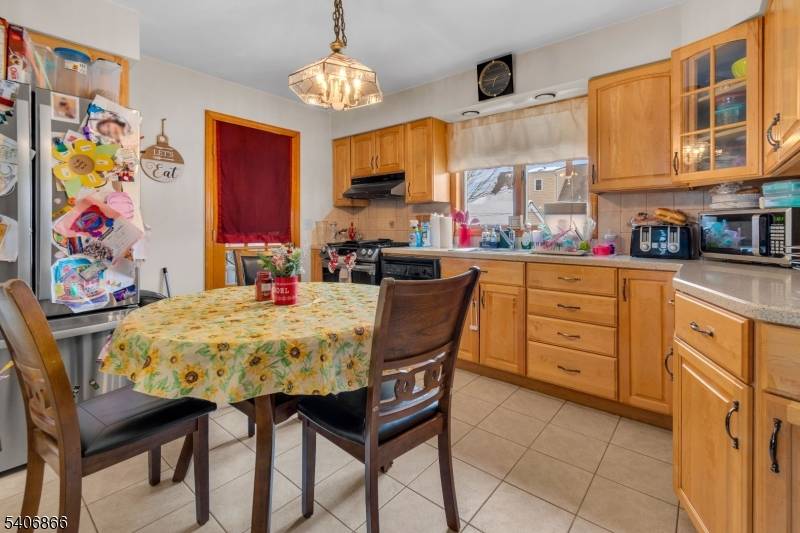 20 Bergen Ave, North Arlington Boro, NJ 07031