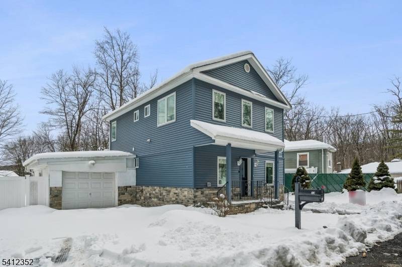 13 Roger Ave, Wanaque Boro, NJ 07420