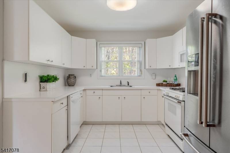 37 Berkeley Sq #37, Watchung Boro, NJ 07922