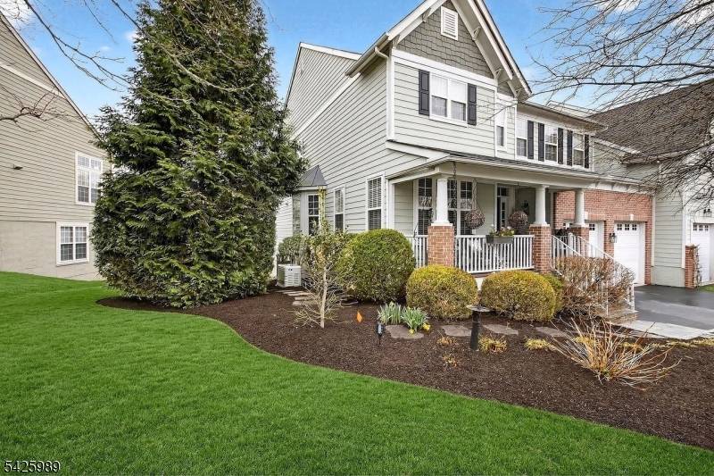 411 Sergeant Dr, Lambertville City, NJ 08530