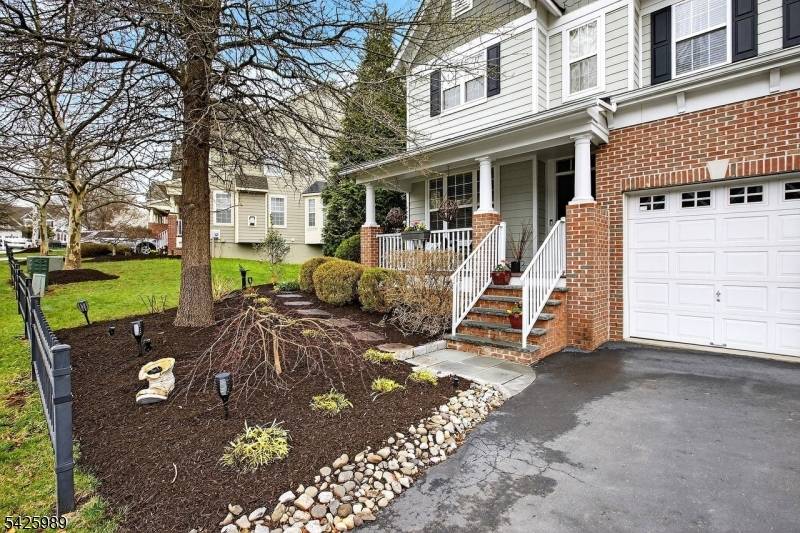 411 Sergeant Dr, Lambertville City, NJ 08530