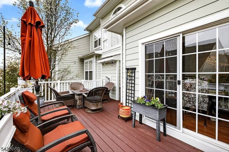 411 Sergeant Dr, Lambertville City, NJ 08530