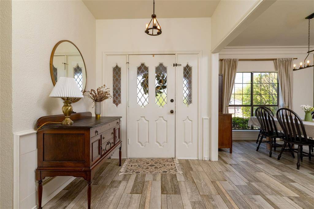 413 W Park Avenue, Weatherford, TX 76086