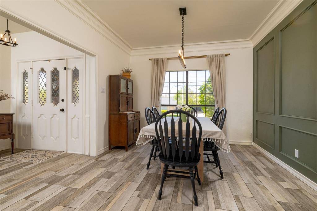 413 W Park Avenue, Weatherford, TX 76086