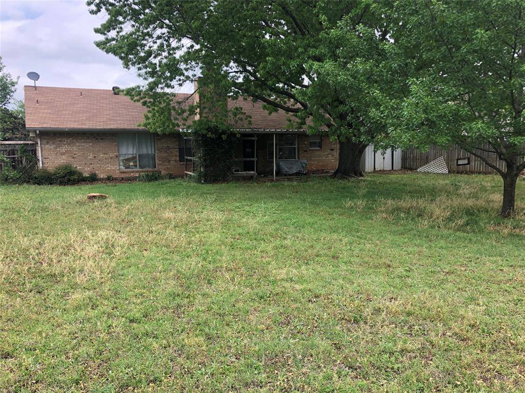1211 Corvadura Street, Graham, TX 76450