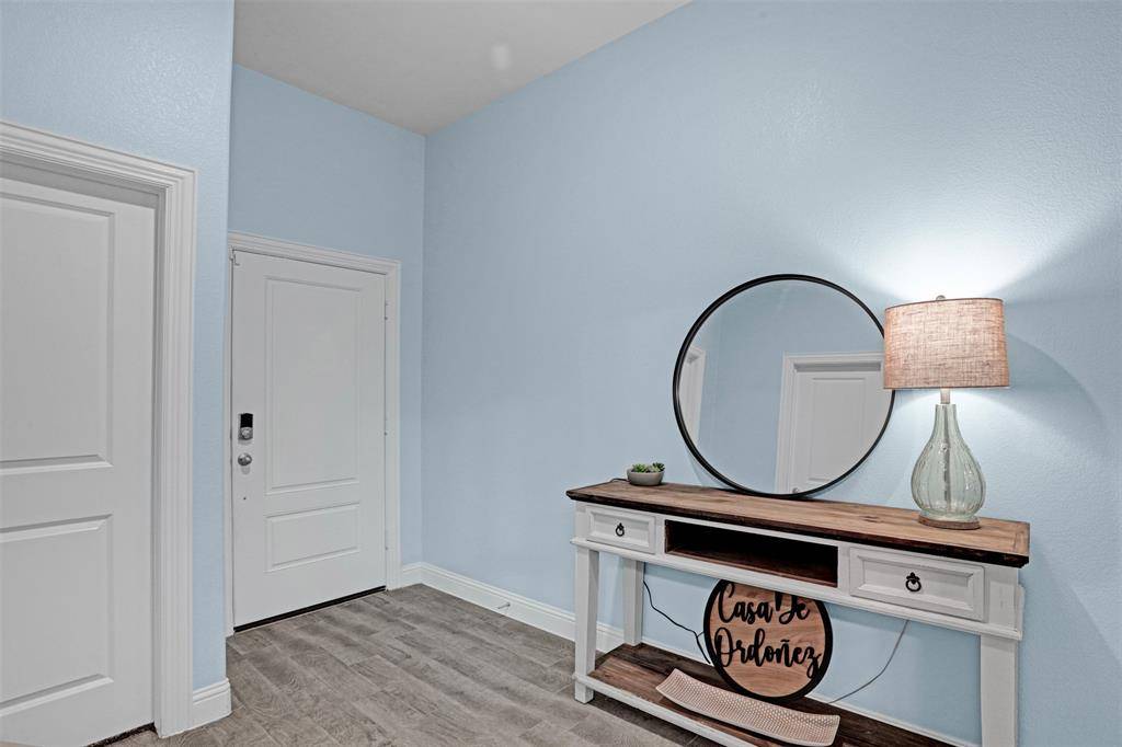 11245 Canyon Mine Drive, Aubrey, TX 76227