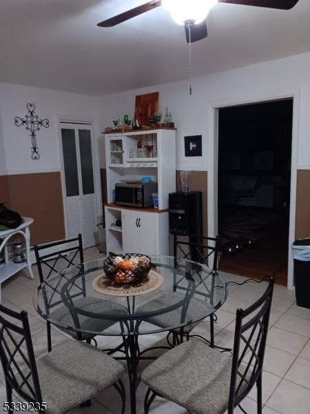 545 Mola Blvd, Elmwood Park Boro, NJ 07407
