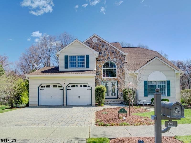 8 Mulberry Ct, Roxbury Twp., NJ 07876