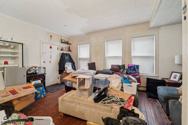 6 4Th St, Passaic City, NJ 07055