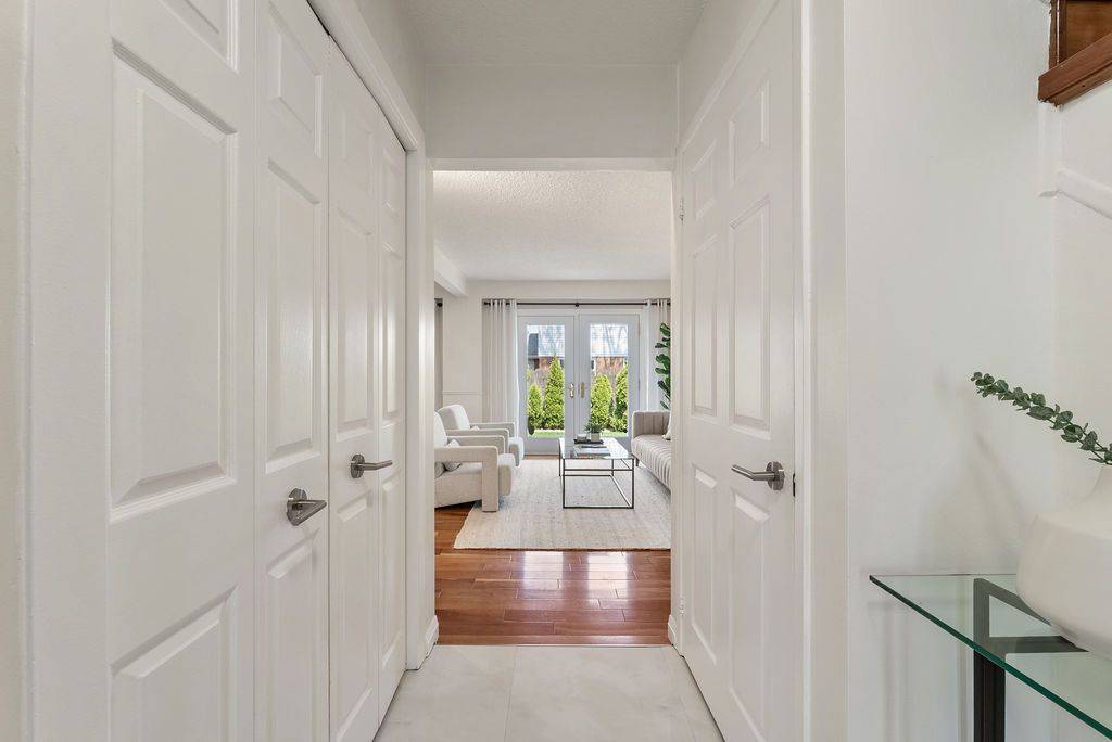 161 Riverview ST, Oakville, ON L6L 5S2