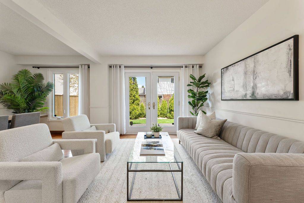 161 Riverview ST, Oakville, ON L6L 5S2